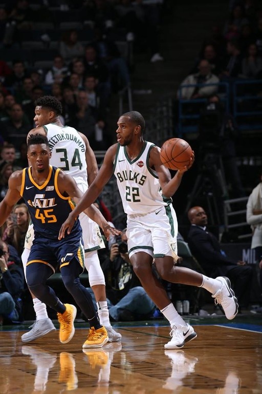 NBA: Ασταμάτητος ο Αντετοκούνμπο! (photos+video)