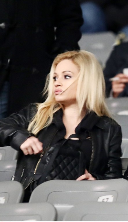 Ξανθιά για... ψυχίατρο στο ΟΑΚΑ