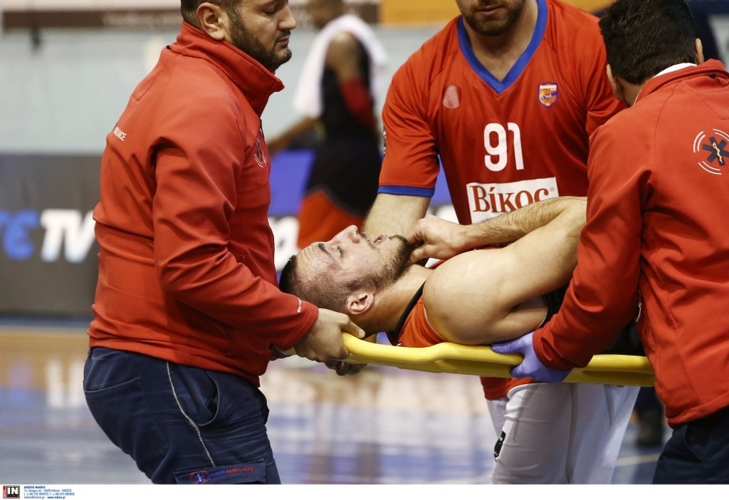 Σοκαριστικός τραυματισμός στο Πανιώνιος-Τρίκαλα (photos)