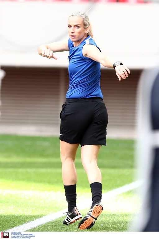 Η Κουρομπύλια «ζέστανε» το Καραϊσκάκη με το σημαιάκι της