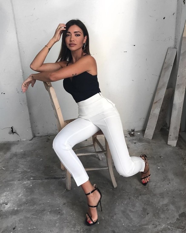 Θα πέσουν τα... τσιμέντα: Κορμάρα-φωτιά και πασίγνωστος ποδοσφαιριστής στο Survivor 2!