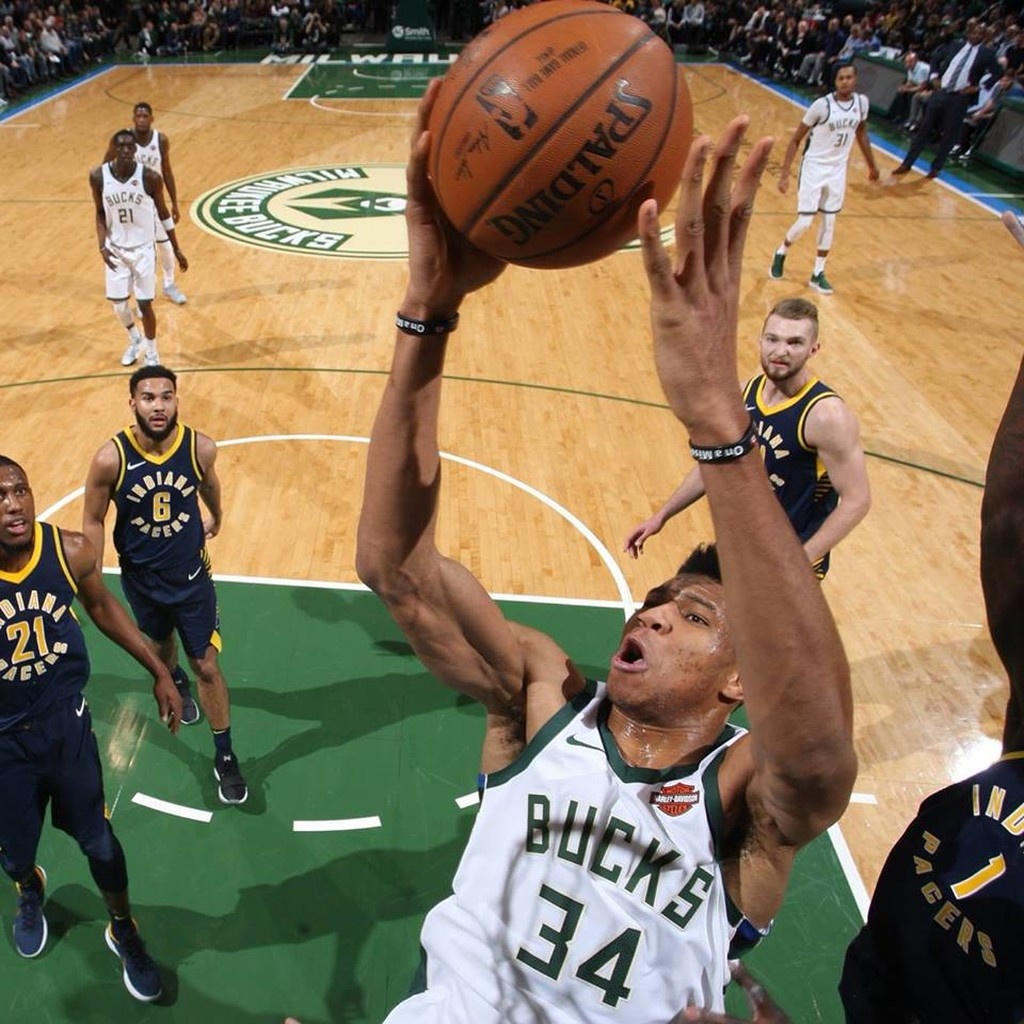 NBA: Οργίασε κόντρα στους Πέισερς ο Αντετοκούνμπο! (photos+video)