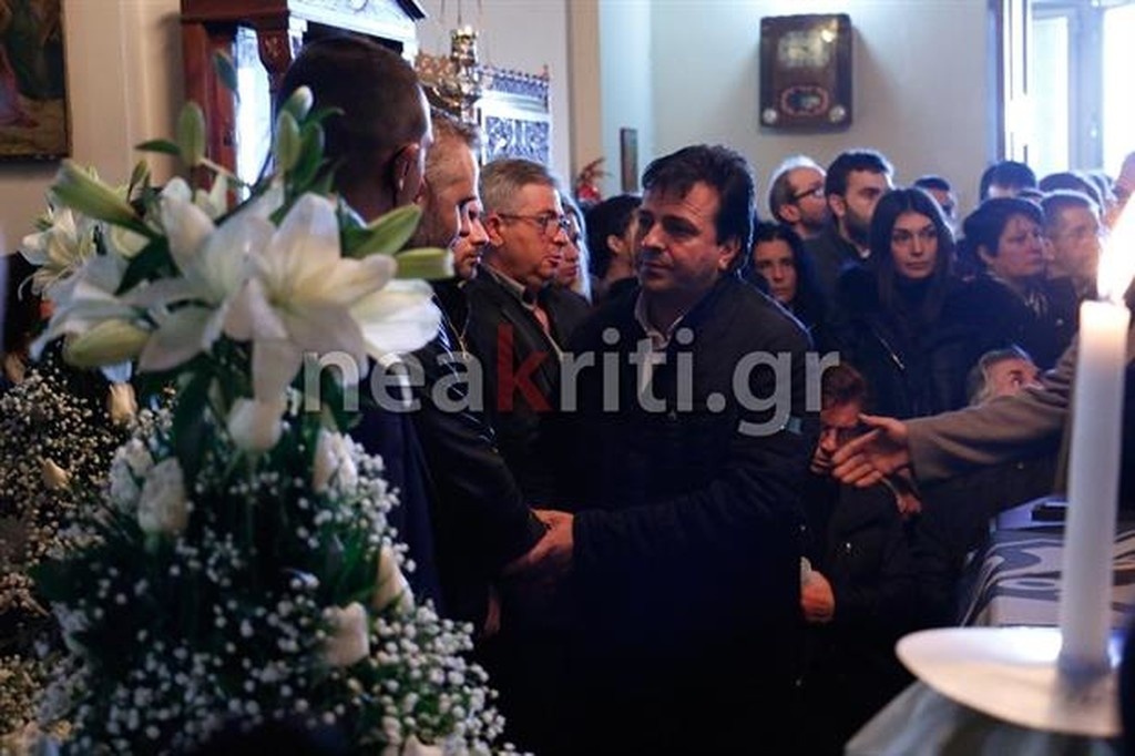 Ευγένιος Γκέραρντ: Πλήθος κόσμου στο «τελευταίο αντίο»! (photos)