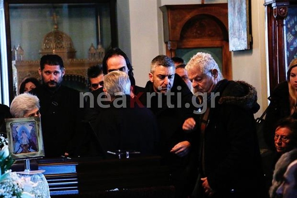 Ευγένιος Γκέραρντ: Πλήθος κόσμου στο «τελευταίο αντίο»! (photos)