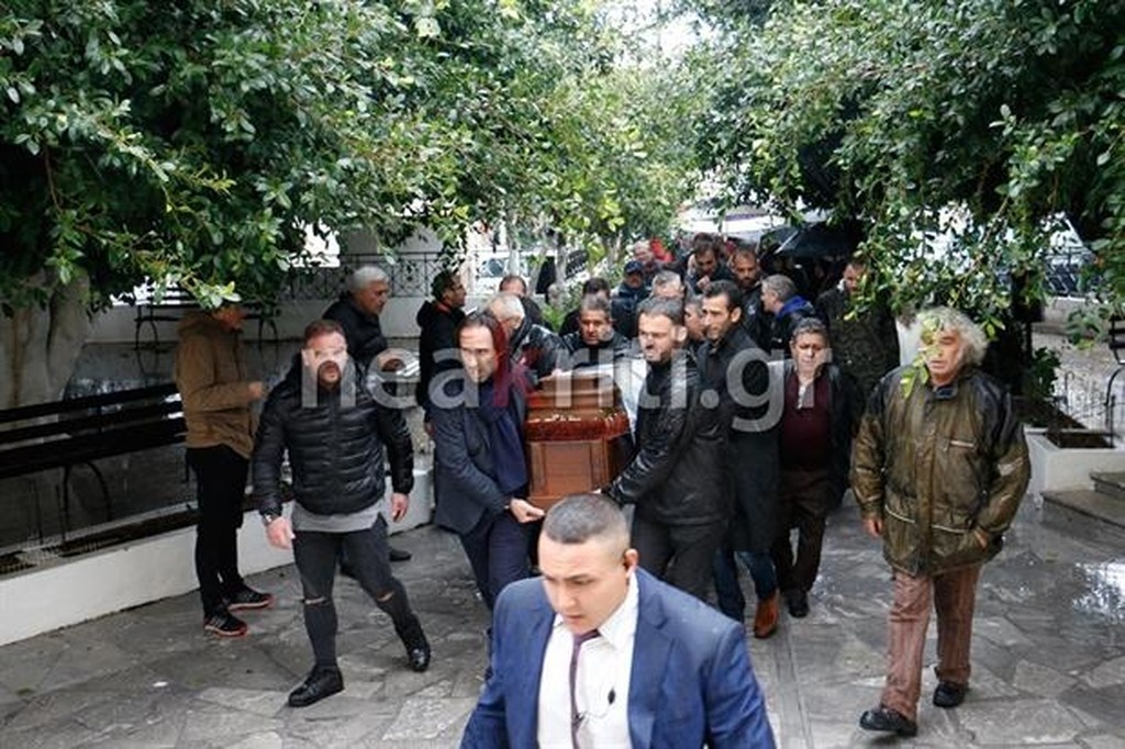 Ευγένιος Γκέραρντ: Πλήθος κόσμου στο «τελευταίο αντίο»! (photos)