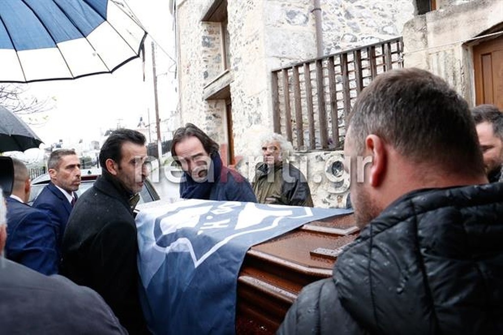 Ευγένιος Γκέραρντ: Πλήθος κόσμου στο «τελευταίο αντίο»! (photos)