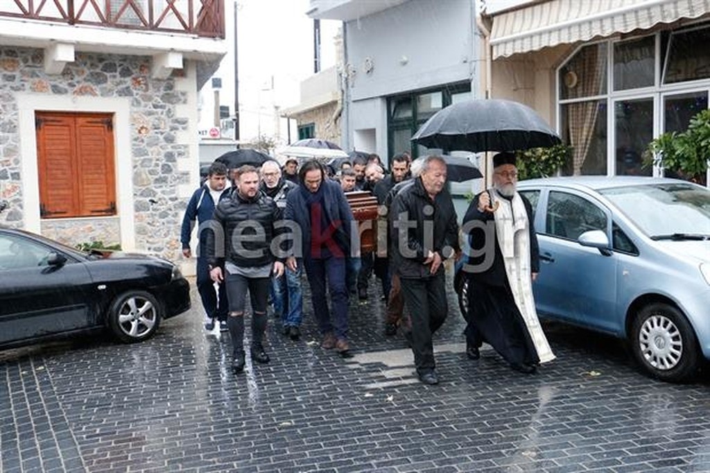 Ευγένιος Γκέραρντ: Πλήθος κόσμου στο «τελευταίο αντίο»! (photos)