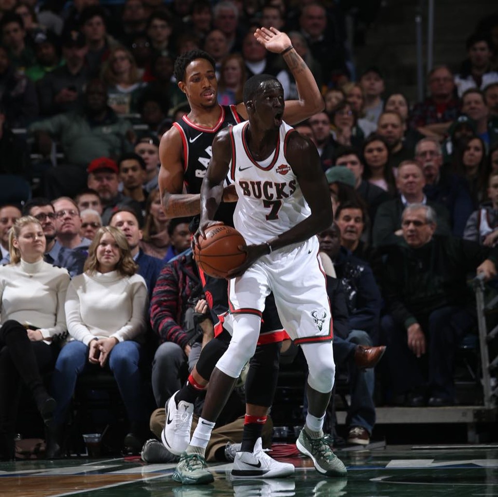 NBA: «Δεινόσαυροι» διέλυσαν το Μιλγουόκι, διασώθηκε ο Giannis (photos+video)
