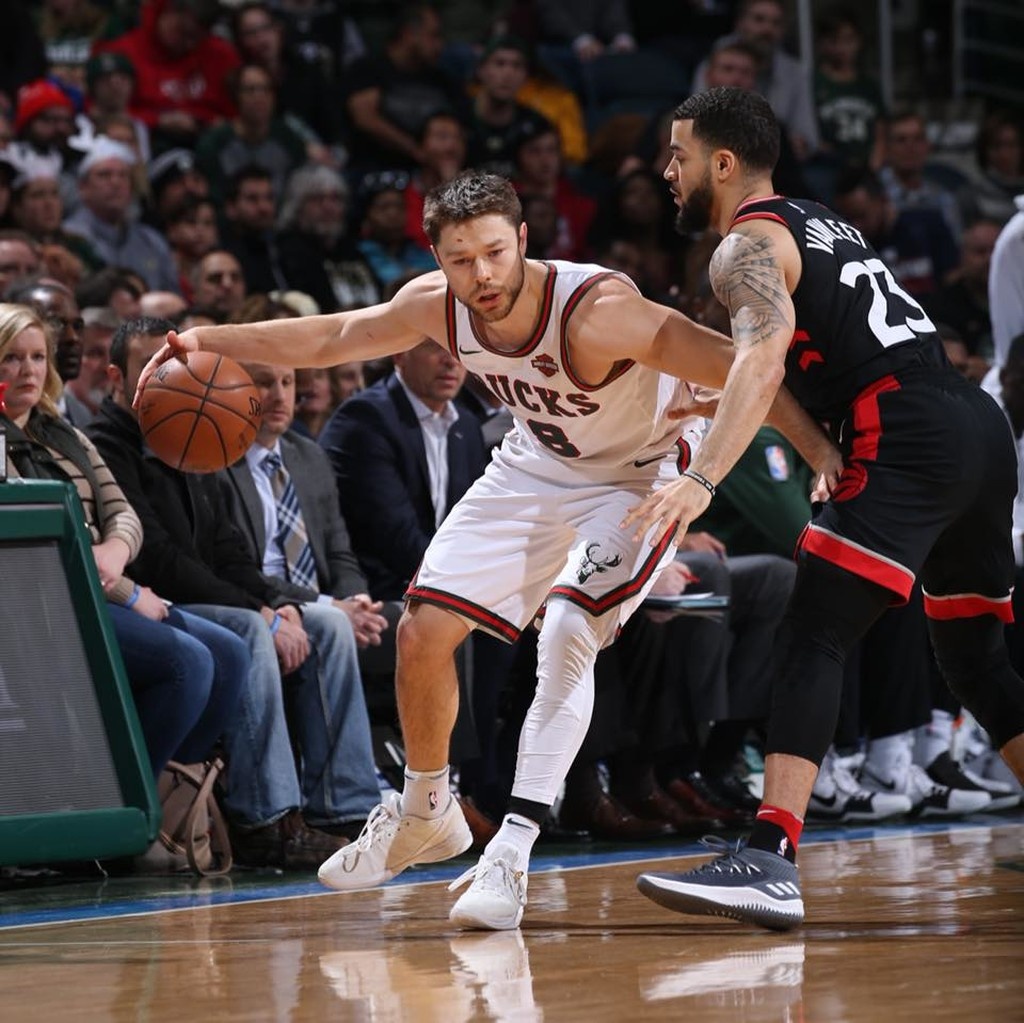 NBA: «Δεινόσαυροι» διέλυσαν το Μιλγουόκι, διασώθηκε ο Giannis (photos+video)