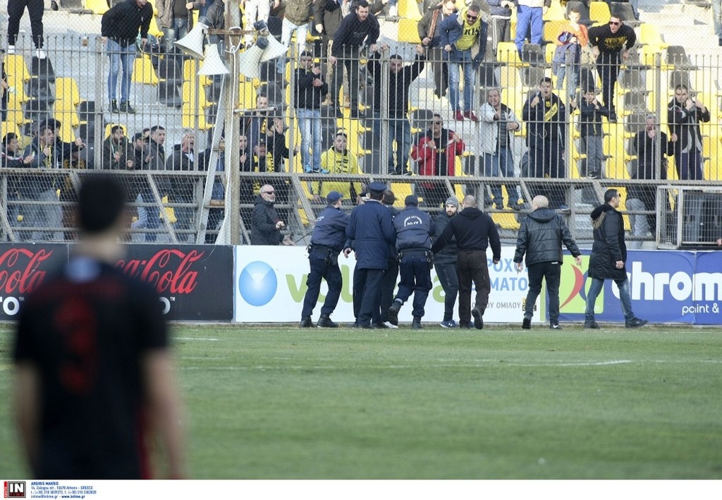 Χαμός στο Άρης-Απόλλωνας Πόντου - «Ξύλο» στα αποδυτήρια και σπασμένο πόδι (photos)