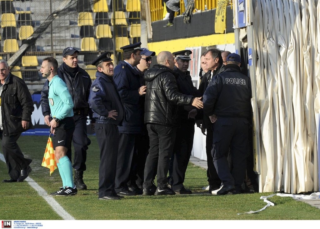 Χαμός στο Άρης-Απόλλωνας Πόντου - «Ξύλο» στα αποδυτήρια και σπασμένο πόδι (photos)