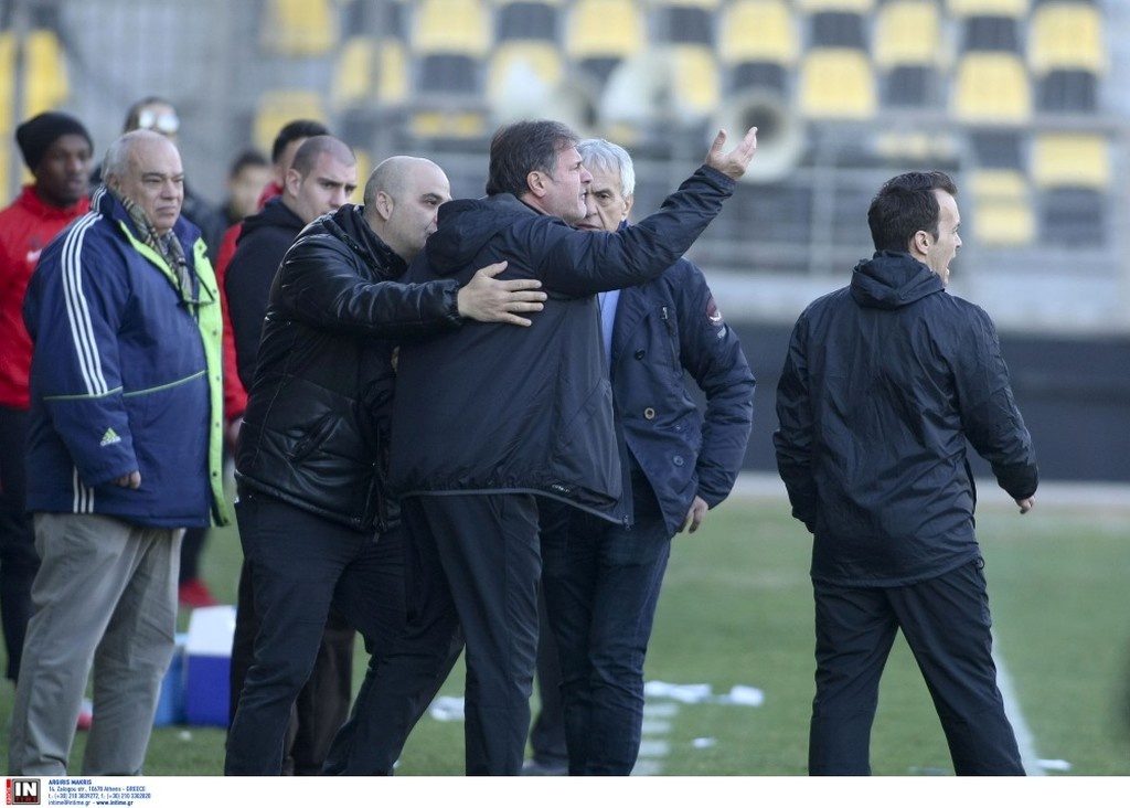 Χαμός στο Άρης-Απόλλωνας Πόντου - «Ξύλο» στα αποδυτήρια και σπασμένο πόδι (photos)