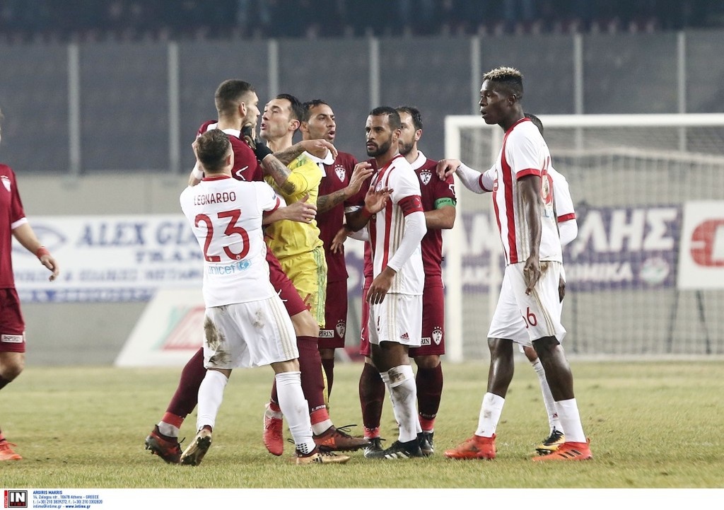 Επεισόδιο Προτό-Ζίζιτς στο ΑΕΛ-Ολυμπιακός (photos)