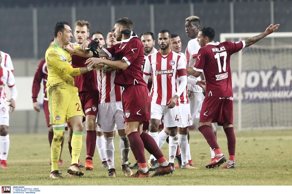 Επεισόδιο Προτό-Ζίζιτς στο ΑΕΛ-Ολυμπιακός (photos)