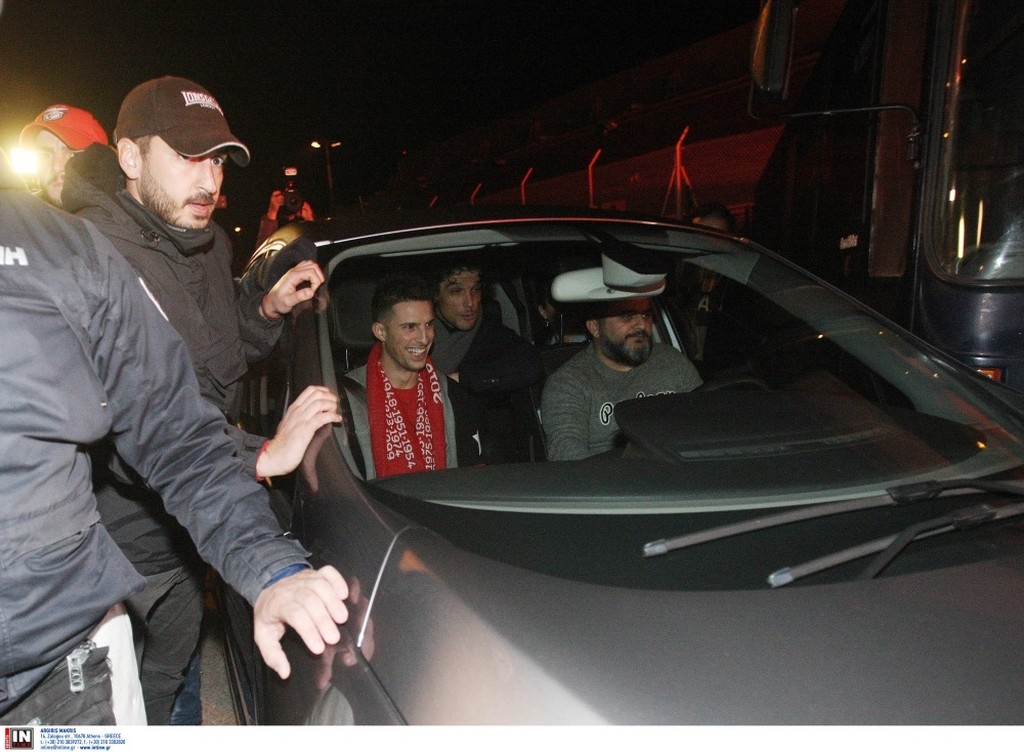 Ολυμπιακός: Ο Μιραλάς γύρισε σπίτι του και αποθέωθηκε