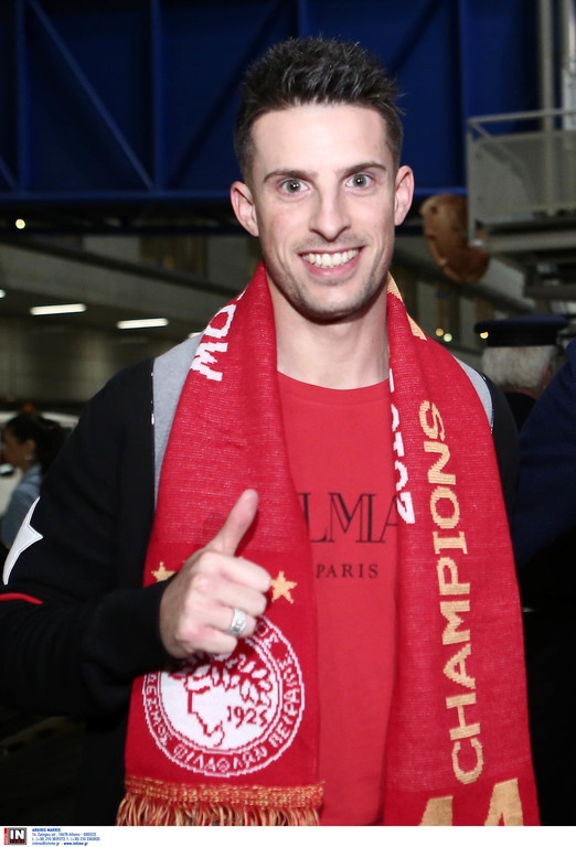 Ολυμπιακός: Ο Μιραλάς γύρισε σπίτι του και αποθέωθηκε