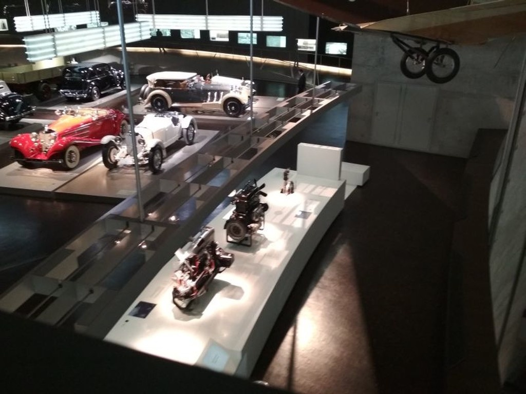 Το μουσείο της Mercedes-Benz είναι εμπειρία ζωής (photos+videos)