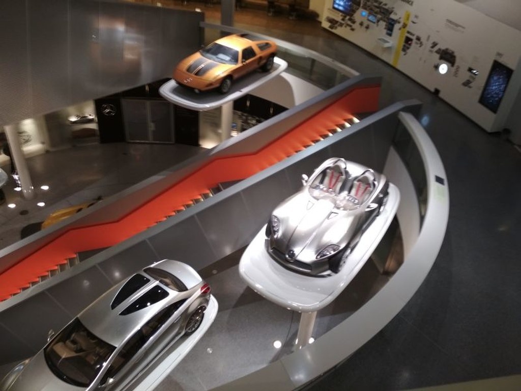 Το μουσείο της Mercedes-Benz είναι εμπειρία ζωής (photos+videos)