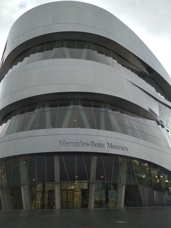 Το μουσείο της Mercedes-Benz είναι εμπειρία ζωής (photos+videos)