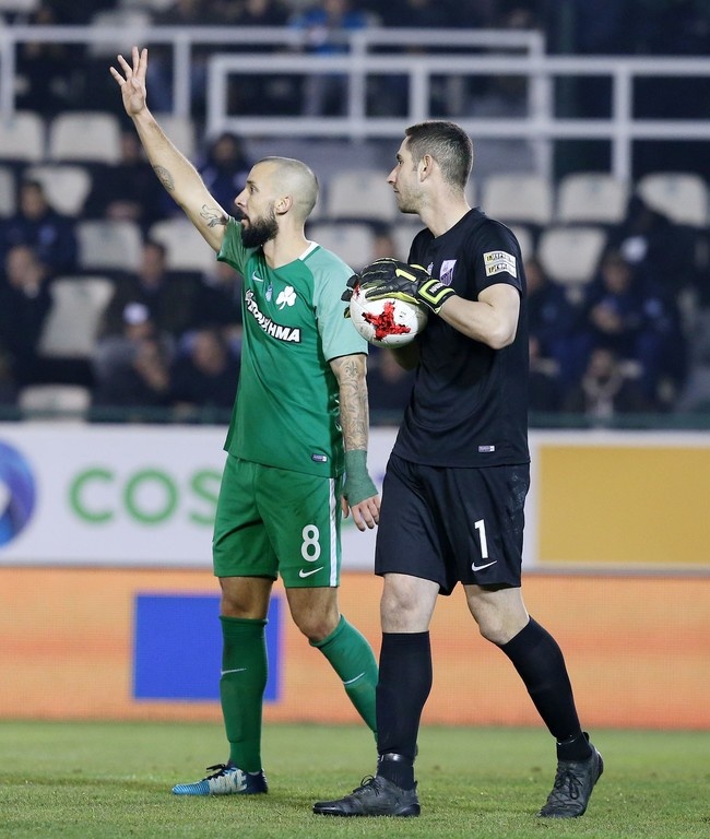 Παναθηναϊκός-Λαμία: Ένταση και… μπινελίκια στη Λεωφόρο (photos)