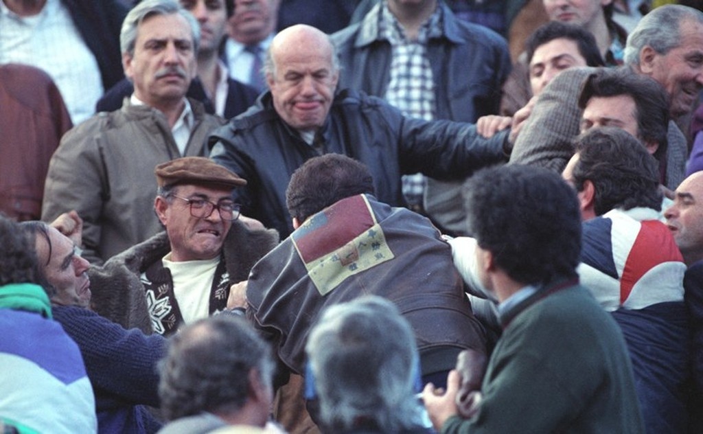 ΑΕΚ-Ολυμπιακός: Θυμάστε το «ντέρμπι του δακρυγόνου»;
