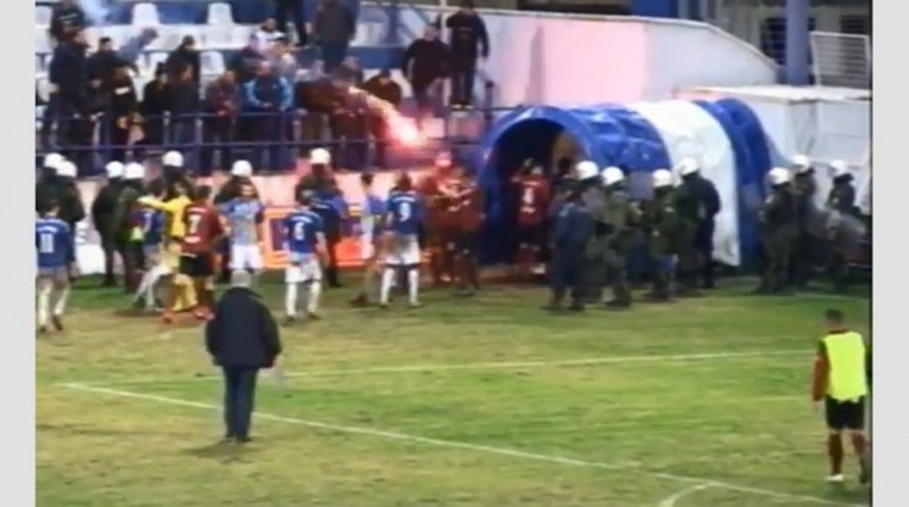 Χαμός στο Ιωνικός-Προοδευτική! Μπουκάλι στο κεφάλι του διαιτητή! (photo)