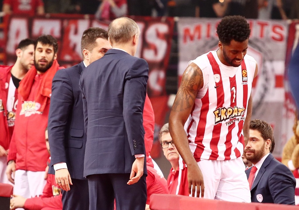 Απρόοπτο στο ΣΕΦ: Στα αποδυτήρια ο Μακλίν! (photos)