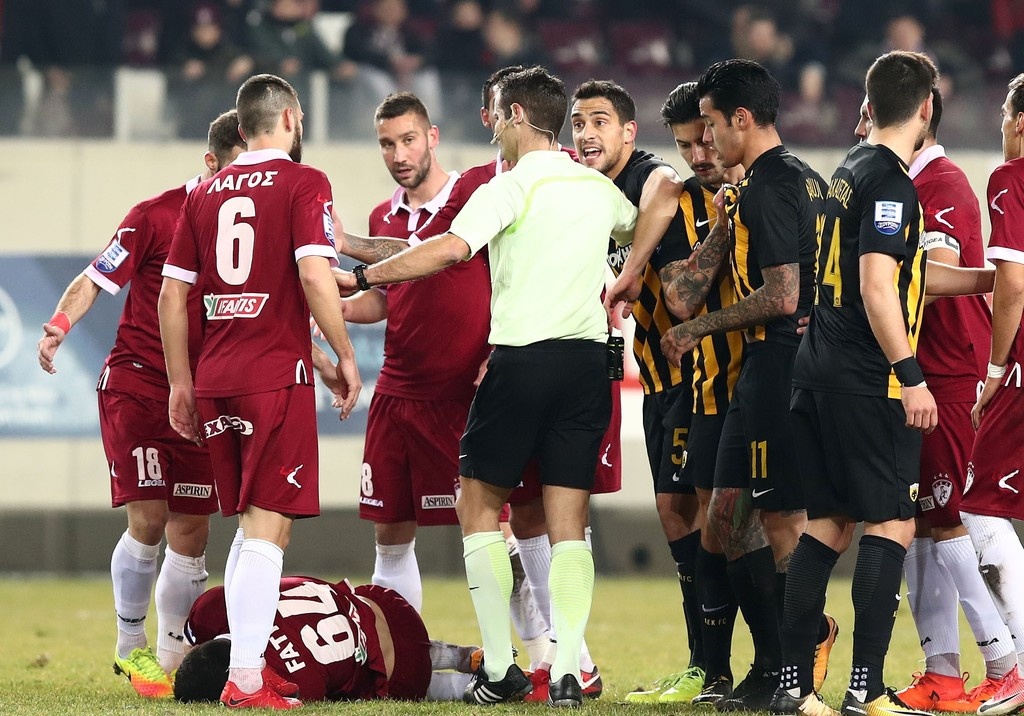 ΑΕΛ-ΑΕΚ: Η ένταση ανάμεσα σε Αραούχο και Φατιόν που έβαλε… φωτιά στο AEL FC ARENA (photos)