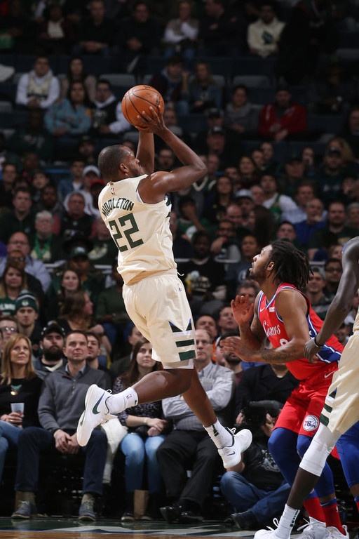 NBA: «Διπλός» Αντετοκούνμπο… ξέρανε και τους Σίξερς (photos+video)