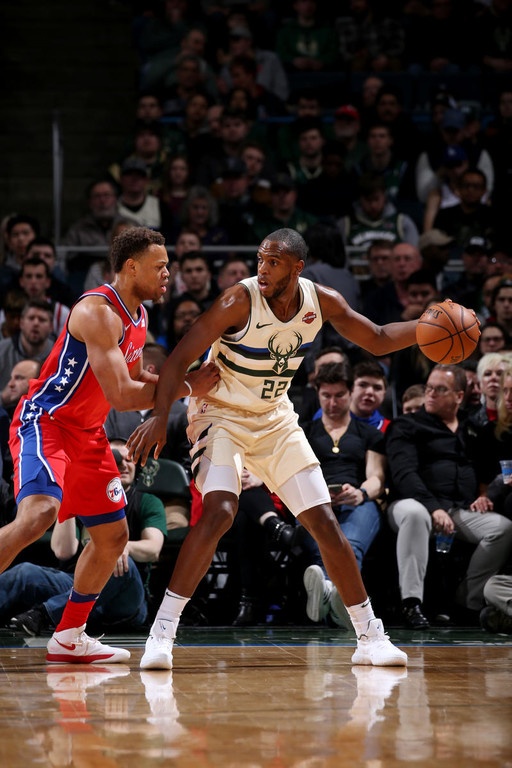 NBA: «Διπλός» Αντετοκούνμπο… ξέρανε και τους Σίξερς (photos+video)