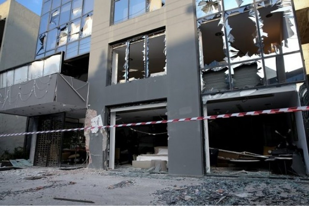 ΣΟΚ: Ανατίναξαν έκθεση επίπλων οπαδού του ΠΑΟΚ στην Αθήνα