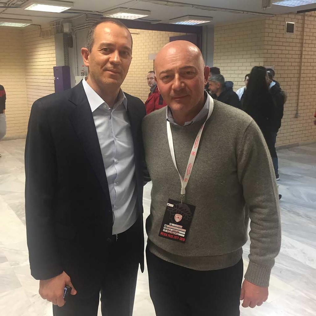 Ολυμπιακός: Δώρο Αγγελόπουλων στον χορηγό της Φενέρ πριν το «φιλικό» στο ΣΕΦ! (photos)