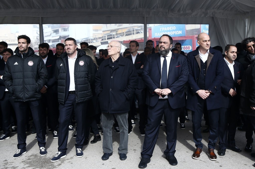 Η οικογένεια του Ολυμπιακού στο μνημόσυνο της Θύρας 7 (photos)