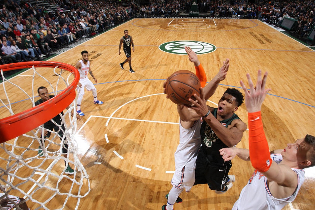 NBA: Ο Αντετοκούνμπο ξέρανε και πάλι με buzzer beater τους Νικς (photos+video)