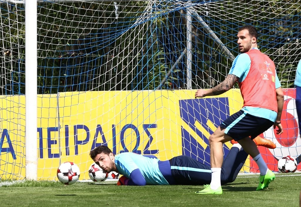 Έκπληξη! Εκεί πάει ο Καπίνο! (photos)