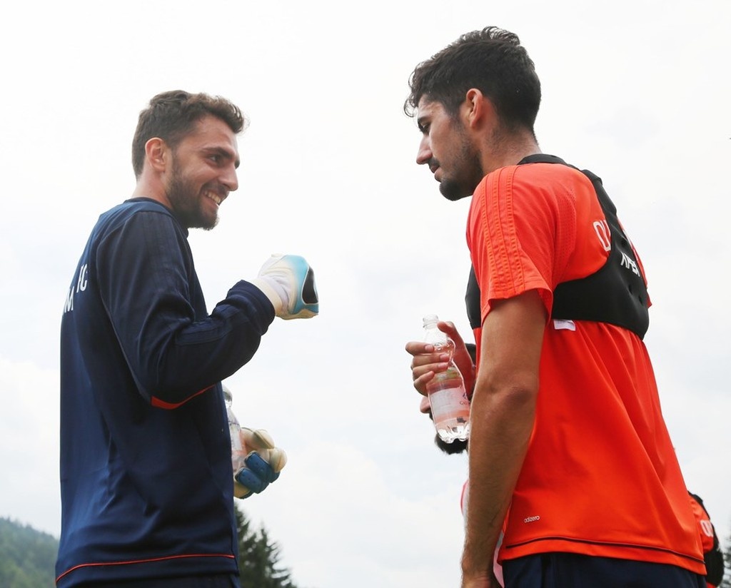 Έκπληξη! Εκεί πάει ο Καπίνο! (photos)