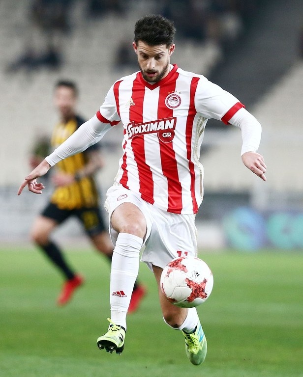 ΑΕΚ - Ολυμπιακός: Χειρονομίες Μιραλάς στους οπαδούς της Ένωσης (photos)