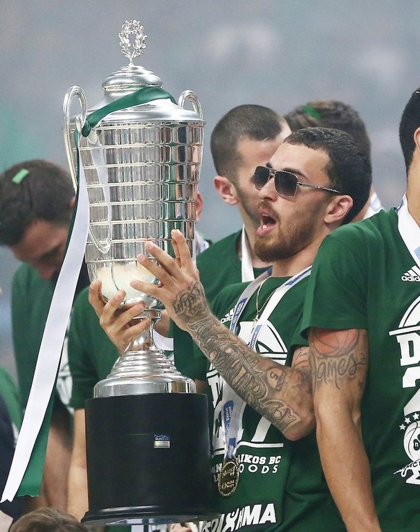 Παναθηναϊκός Superfoods: Έτσι θα… γκρεμίσει το ΟΑΚΑ ο Τζέιμς! (photos+videos)