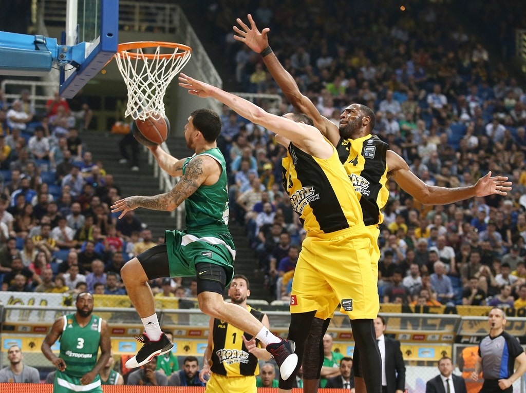 Παναθηναϊκός Superfoods: Έτσι θα… γκρεμίσει το ΟΑΚΑ ο Τζέιμς! (photos+videos)