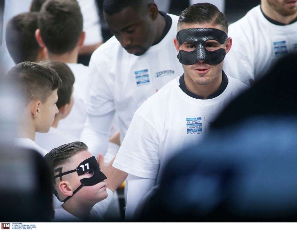 Ο πιτσιρικάς που τρέλανε την Τούμπα στο ΠΑΟΚ-ΑΕΛ (photos)