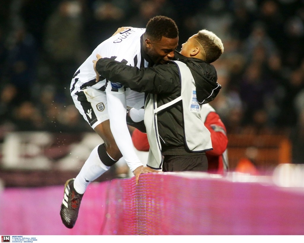 Ανατριχίλα! Η στιγμή που πρέπει ΟΠΩΣΔΗΠΟΤΕ να δεις από το ΠΑΟΚ-ΑΕΛ!