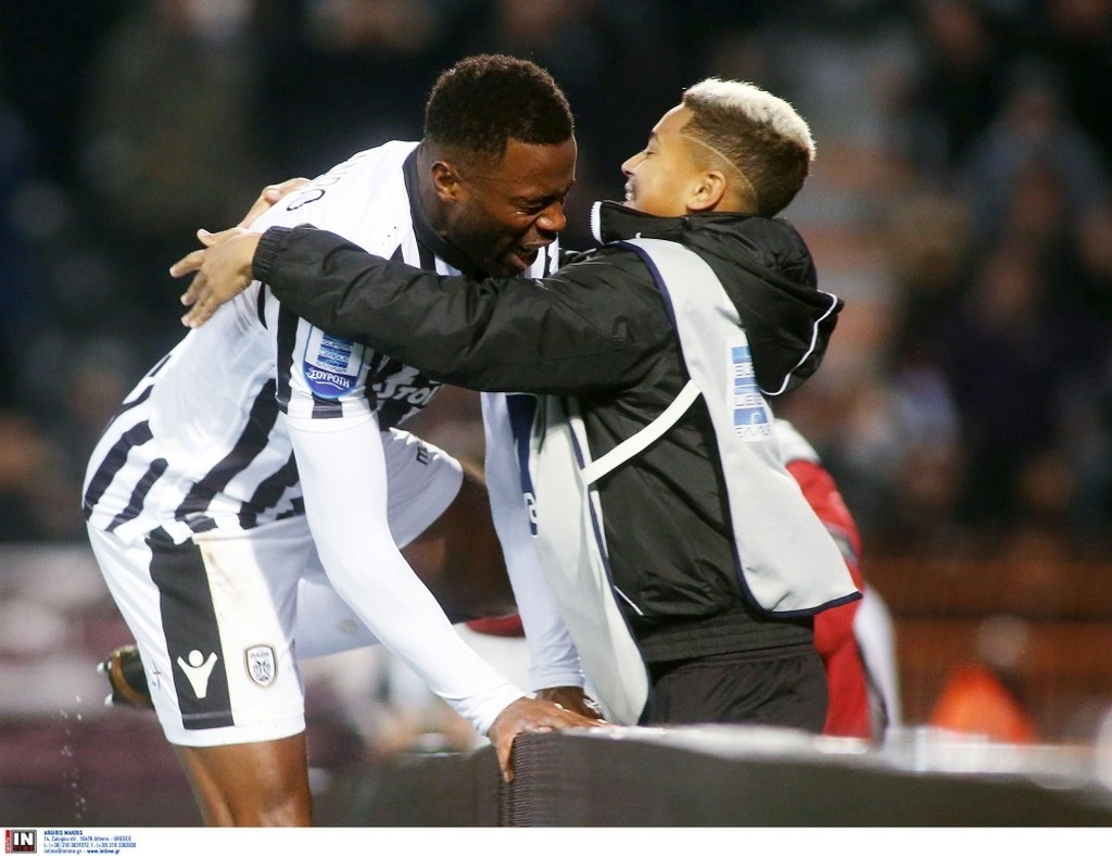 Ανατριχίλα! Η στιγμή που πρέπει ΟΠΩΣΔΗΠΟΤΕ να δεις από το ΠΑΟΚ-ΑΕΛ!