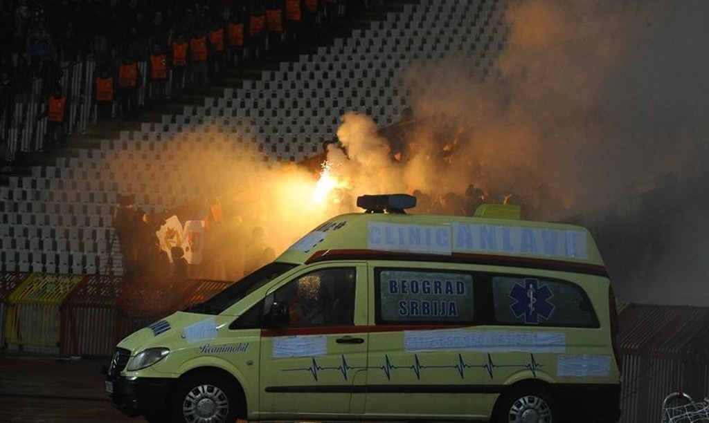 Europa League: Σοβαρά επεισόδια οπαδών Ερυθρού Αστέρα και ΤΣΣΚΑ στο Βελιγράδι (photos+videos)