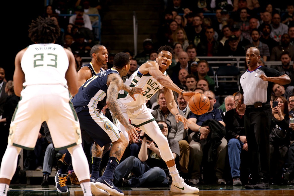 NBA: Οργίασε ο «τριπλός» Αντετοκούνμπο αλλά δεν το πήρε μόνος του! (photos+video)