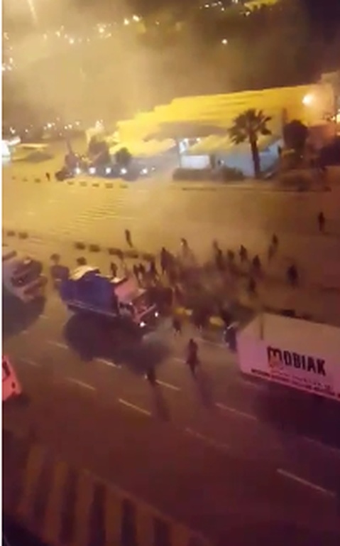 Επεισόδια στο λιμάνι του Πειραιά με οπαδούς του Ολυμπιακού και της ΑΕΚ