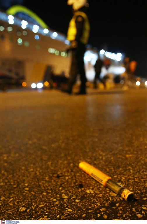 Εικόνες από τα επεισόδια στο λιμάνι του Πειραιά (photos)