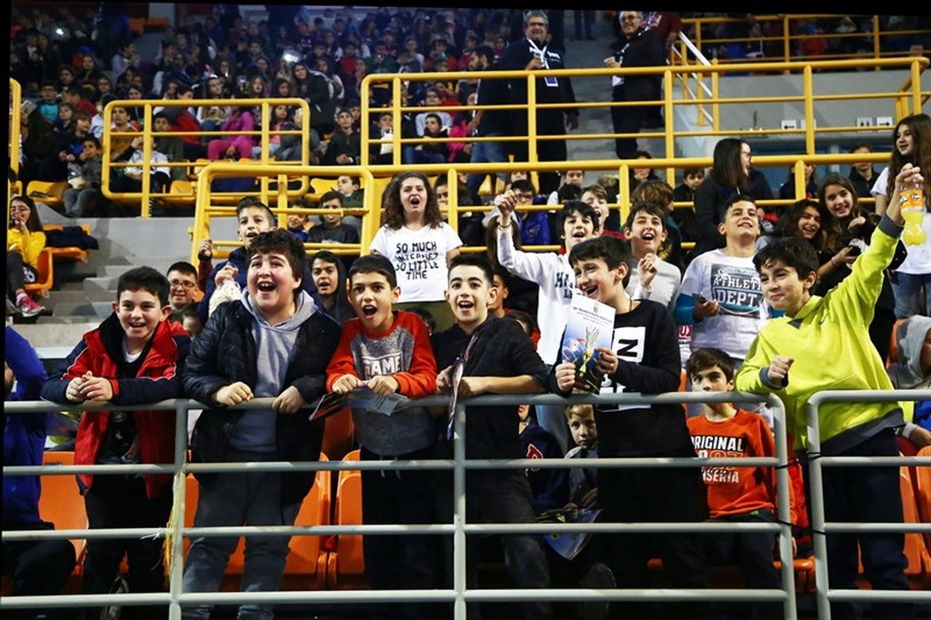 Ολυμπιακός-ΑΕΚ: Γεμάτο «νιάτα» οι εξέδρες του «Δύο Αοράκια»