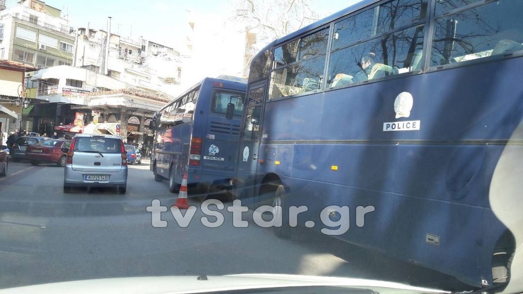 «Φρούριο» η Λαμία εν όψει ΠΑΟΚ, ΜΑΤ στις πλατείες υπό το φόβο επεισοδίων  (photos)