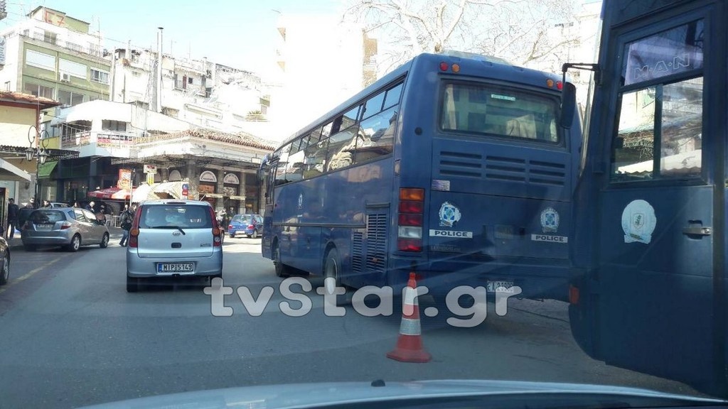 «Φρούριο» η Λαμία εν όψει ΠΑΟΚ, ΜΑΤ στις πλατείες υπό το φόβο επεισοδίων  (photos)