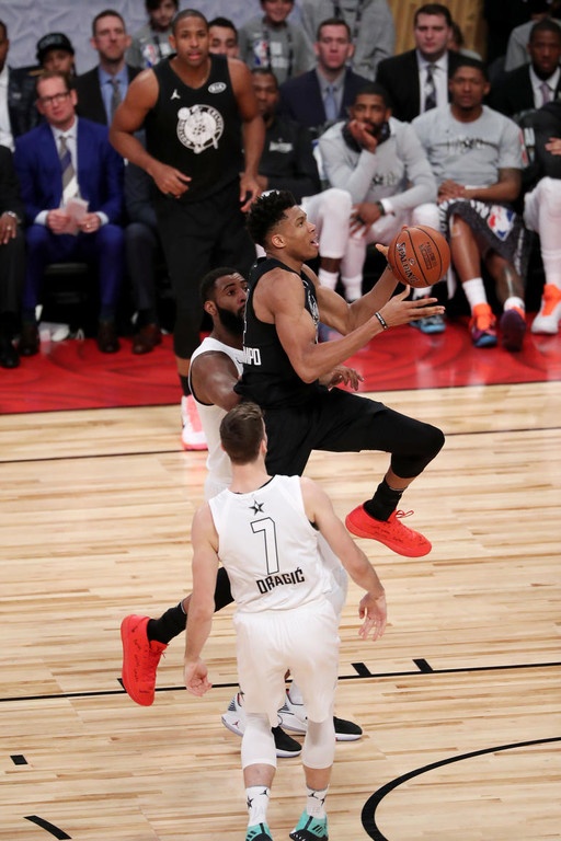 NBA All Star Game: Ο ΛεΜπρόν νίκησε Αντετοκούνμπο και πήρε το θρίλερ (photos+video)
